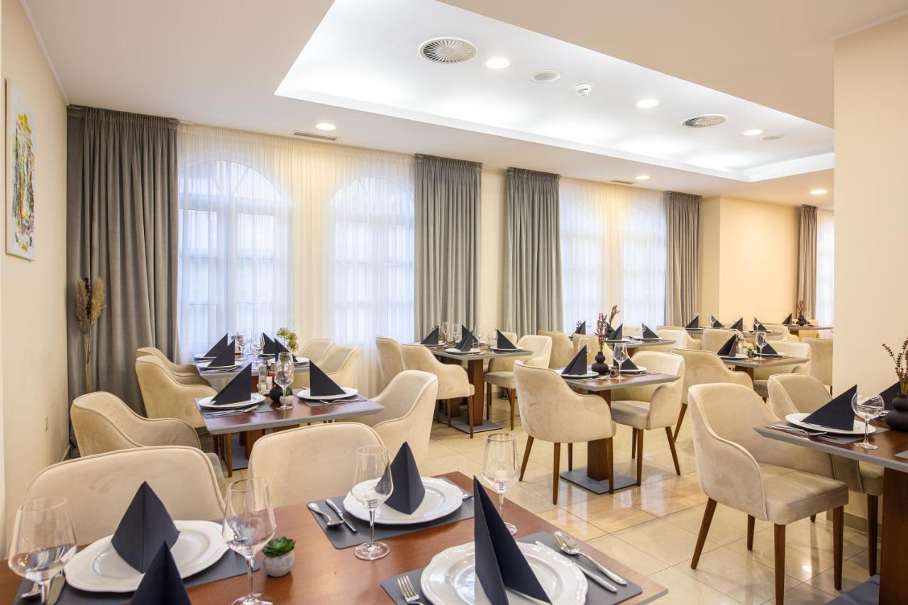 Hotel Bella Vista ดริเวนิก ภายนอก รูปภาพ