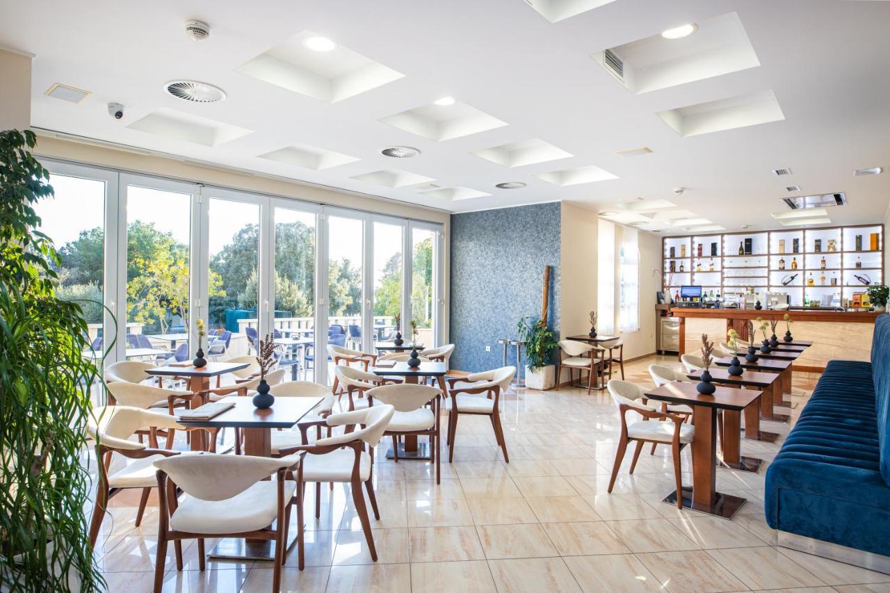 Hotel Bella Vista ดริเวนิก ภายนอก รูปภาพ