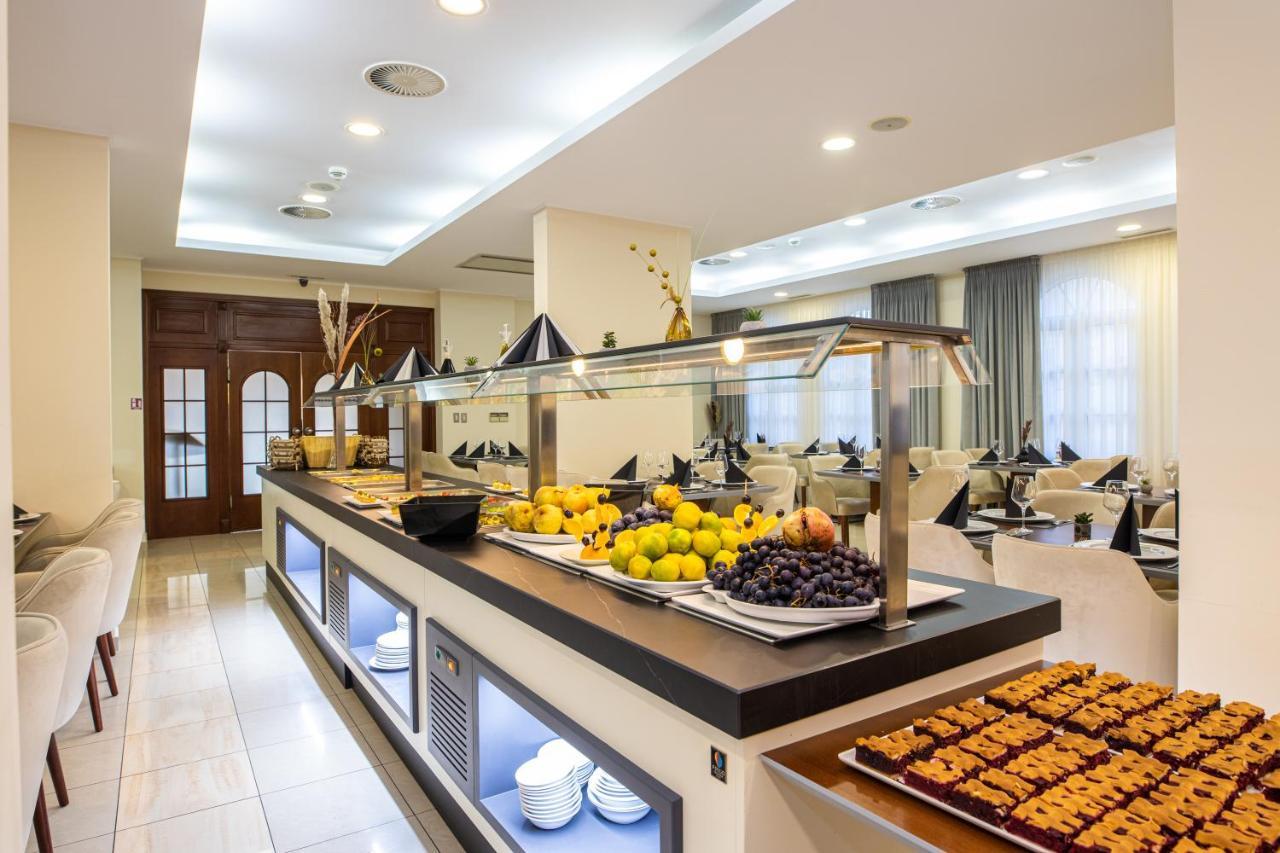Hotel Bella Vista ดริเวนิก ภายนอก รูปภาพ