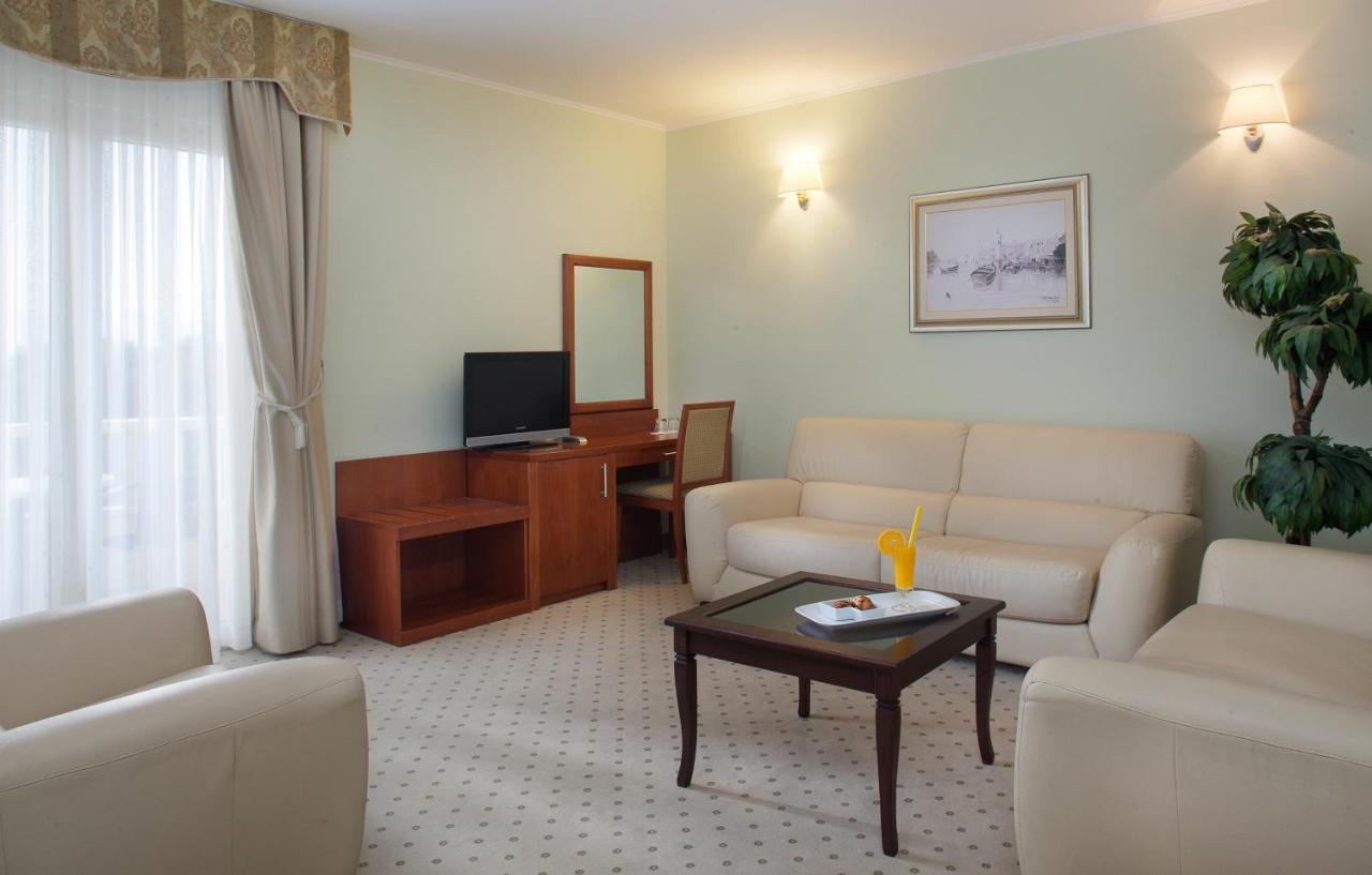 Hotel Bella Vista ดริเวนิก ภายนอก รูปภาพ