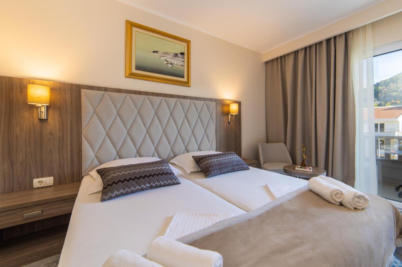 Hotel Bella Vista ดริเวนิก ภายนอก รูปภาพ