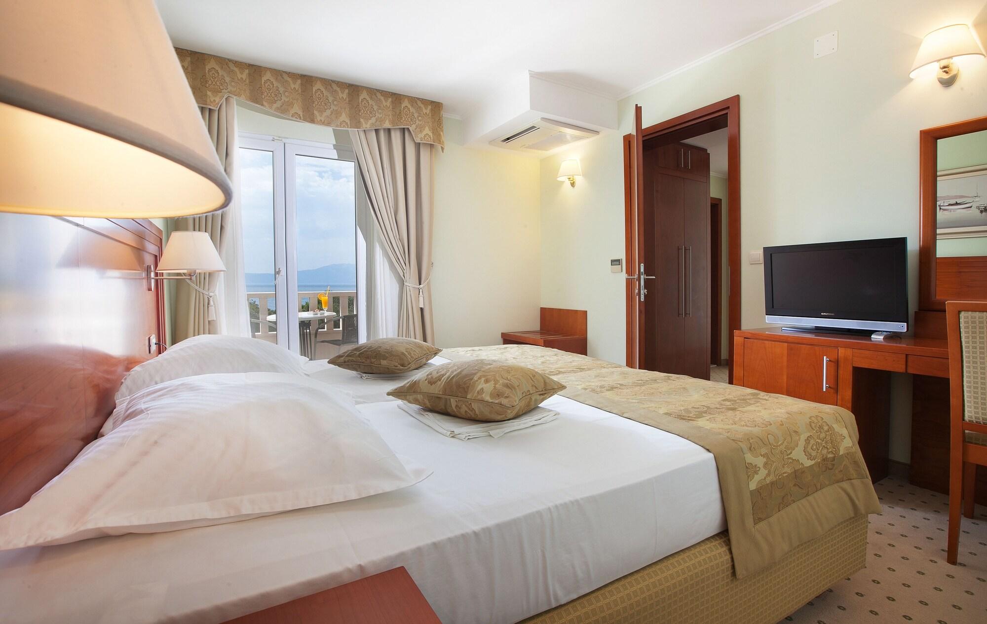 Hotel Bella Vista ดริเวนิก ภายนอก รูปภาพ