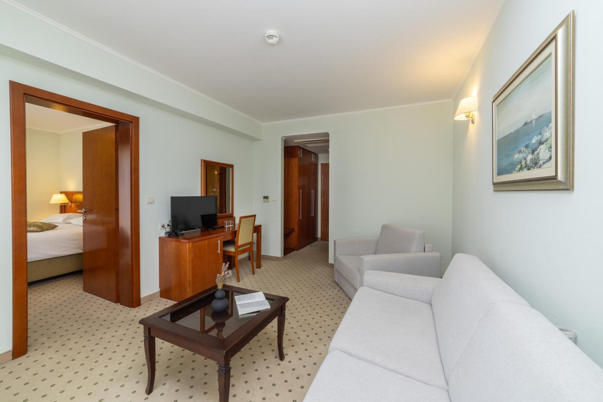 Hotel Bella Vista ดริเวนิก ภายนอก รูปภาพ